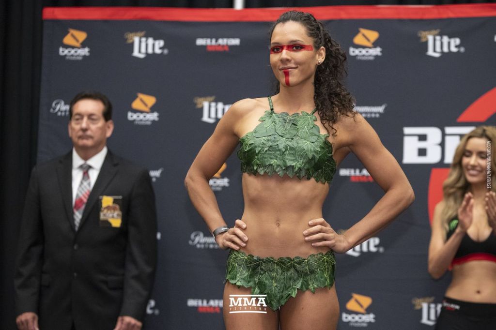 Apuntando al cielo Azul Lara.&nbsp;(Entrevista)